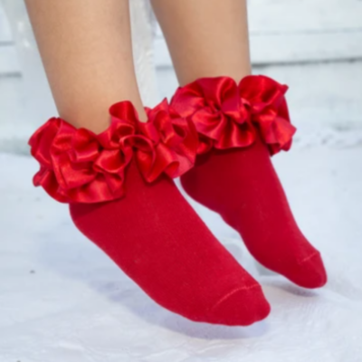 Caramelo Ruffle Ankle Socks in Red